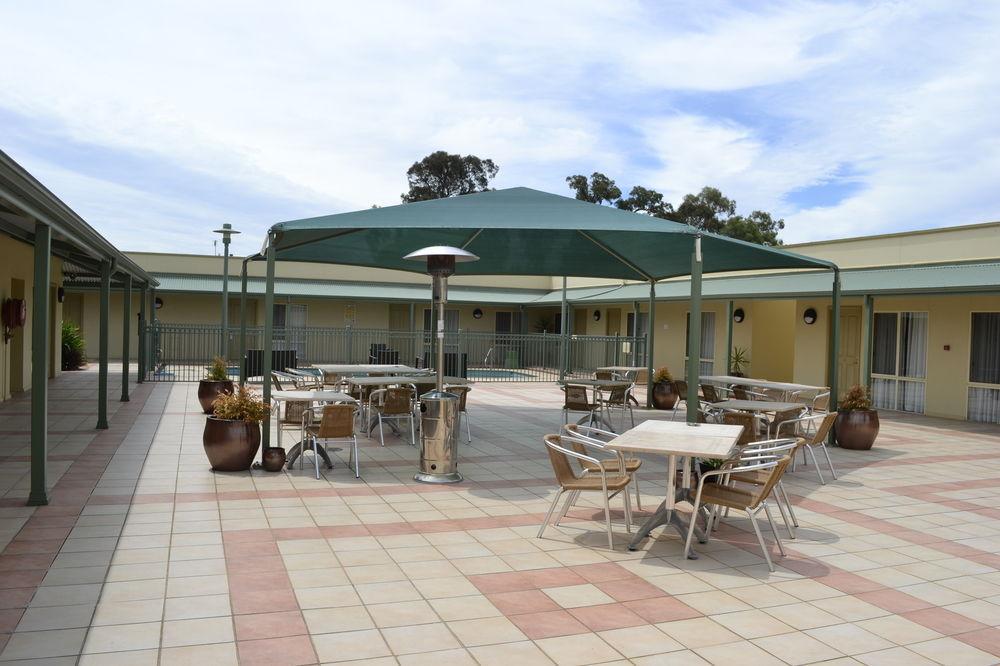 Western Crystal Motel 4*