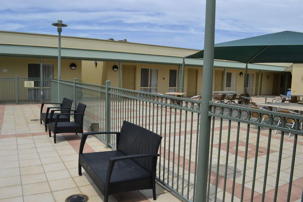 Western Crystal Motel