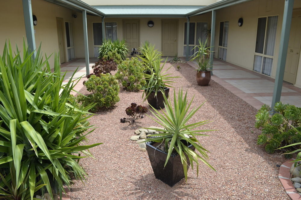 Western Crystal Motel